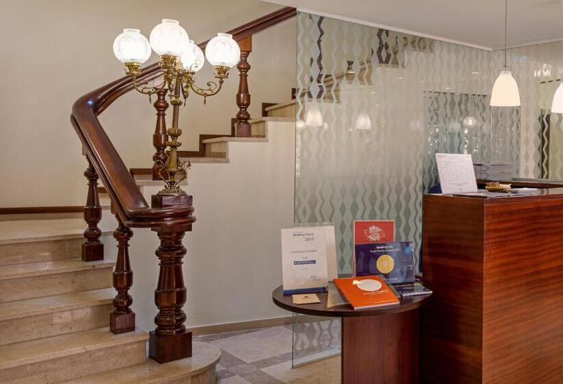 فندق Aveiro Center