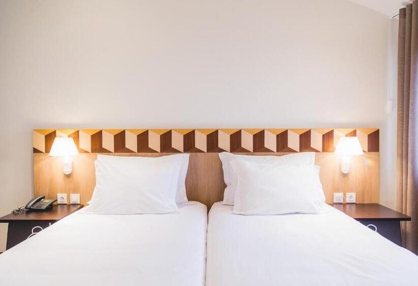 فندق Aveiro Center