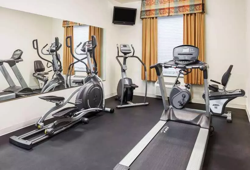 Отель Baymont By Wyndham Henderson