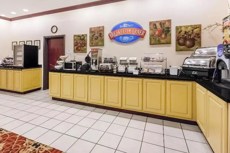 Отель Baymont By Wyndham Henderson