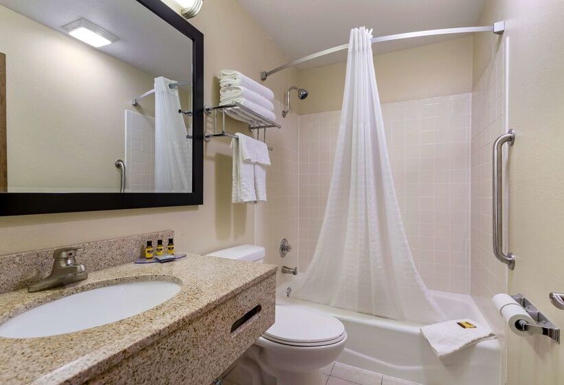 酒店 Best Western Plus Altoona Inn