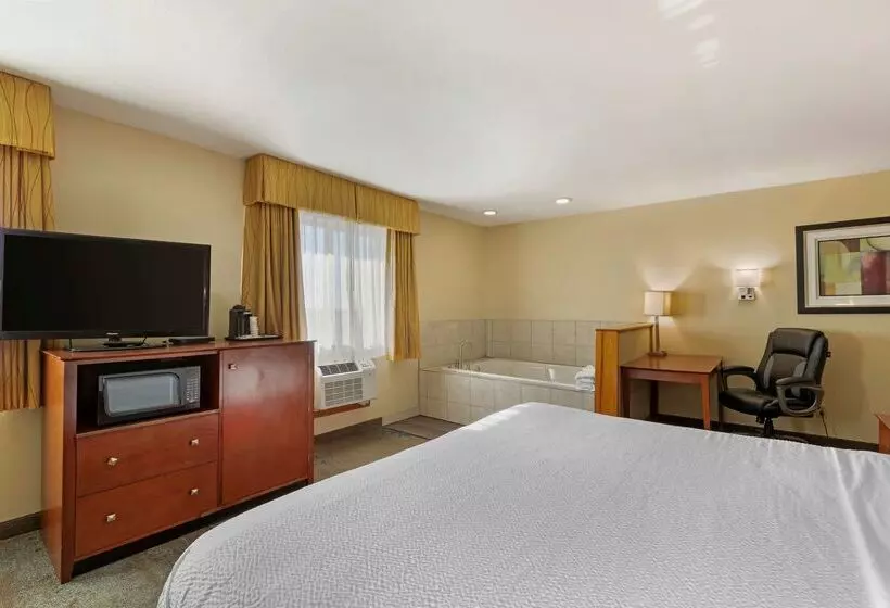 בית מלון כפרי Best Western Plus Altoona Inn