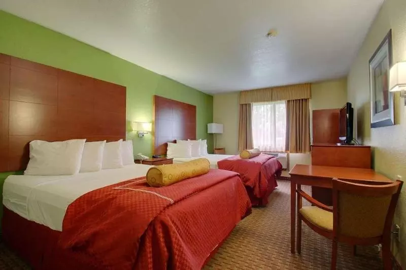 בית מלון כפרי Best Western Plus Altoona Inn