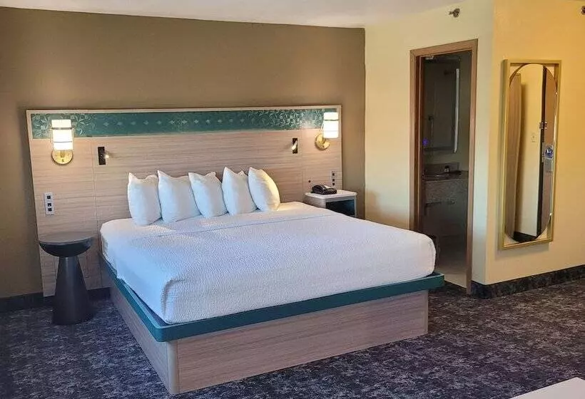 בית מלון כפרי Best Western Plus Altoona Inn