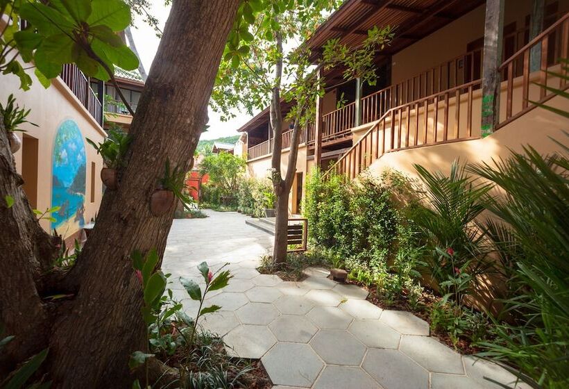 فندق Buri Rasa Village Phangan