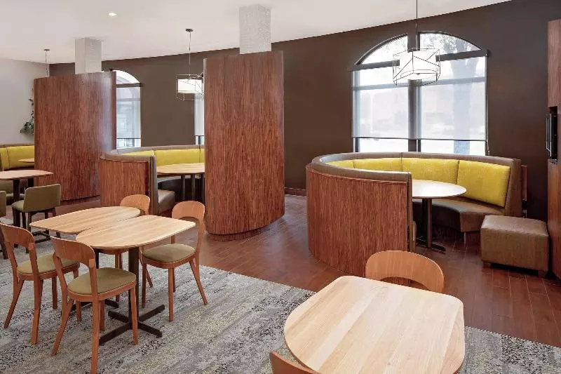 酒店 Courtyard By Marriott Houma