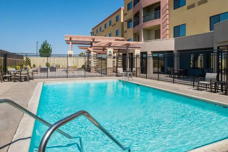 Отель Courtyard By Marriott Victorville Hesperia