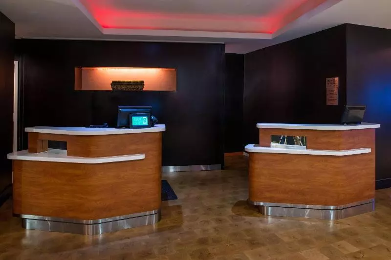 Отель Courtyard By Marriott Victorville Hesperia