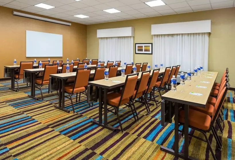 ホテル Fairfield Inn & Suites Huntingdon Raystown Lake