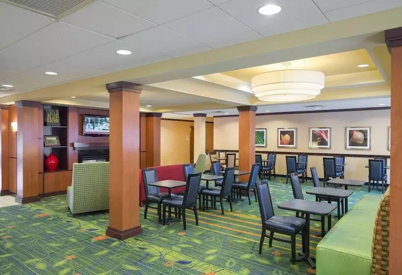 ホテル Fairfield Inn & Suites Huntingdon Raystown Lake
