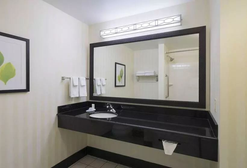 ホテル Fairfield Inn & Suites Huntingdon Raystown Lake