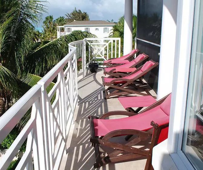 هتل Grandview On Grace Bay