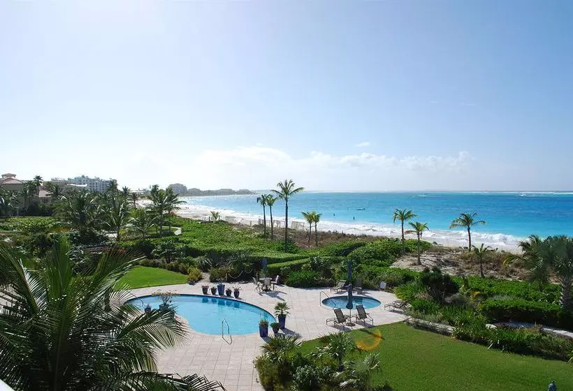 هتل Grandview On Grace Bay