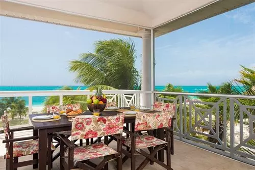 هتل Grandview On Grace Bay