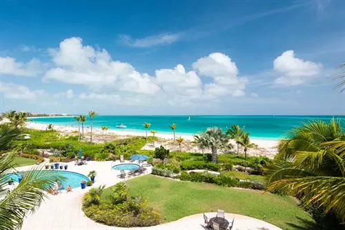 هتل Grandview On Grace Bay