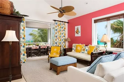 هتل Grandview On Grace Bay