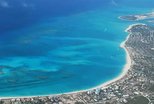 هتل Grandview On Grace Bay