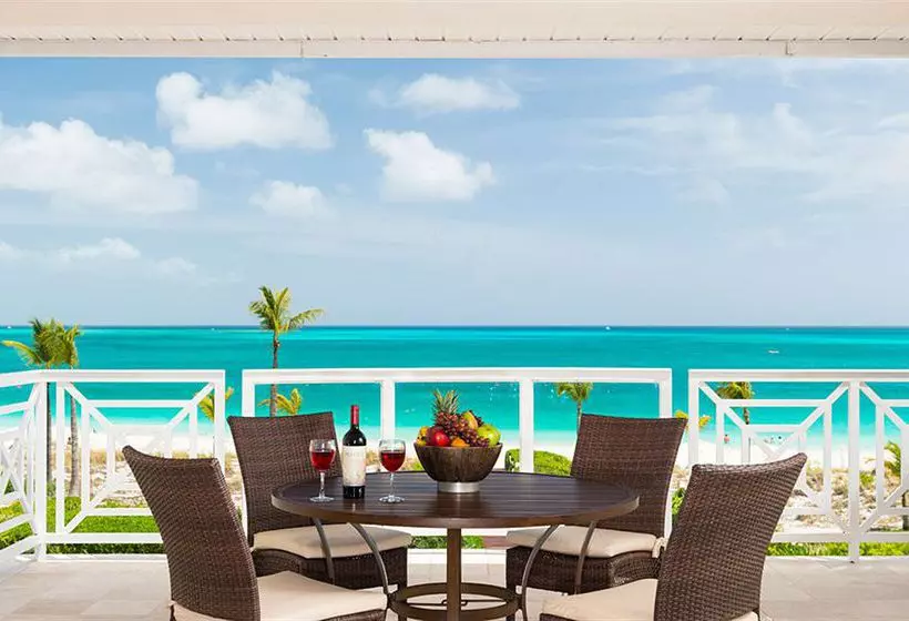 هتل Grandview On Grace Bay