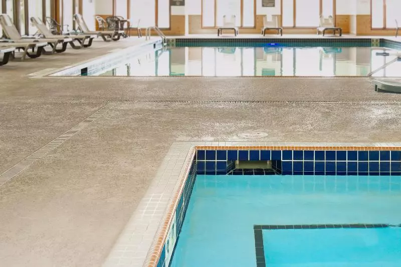 Отель Holiday Inn Express & Suites Hayward, An Ihg