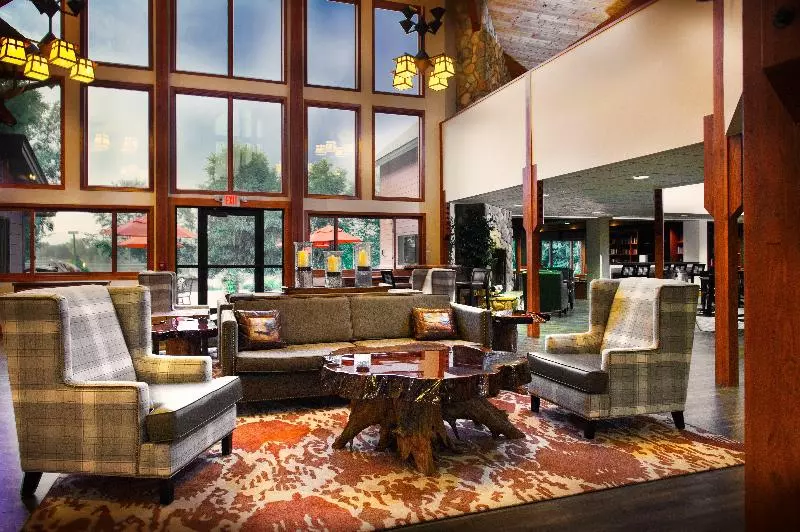 Отель Holiday Inn Express & Suites Hayward, An Ihg