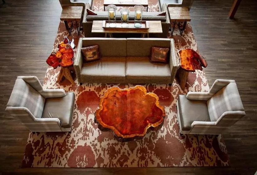 Отель Holiday Inn Express & Suites Hayward, An Ihg