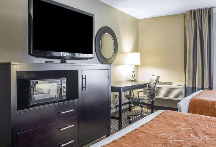 Отель Holiday Inn Express & Suites Hayward, An Ihg