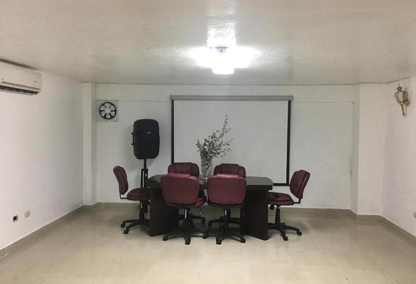 هتل Luis V Santo Domingo