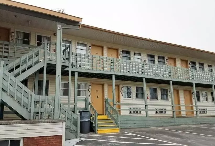 Отель Northway Inn Queensbury Lake George