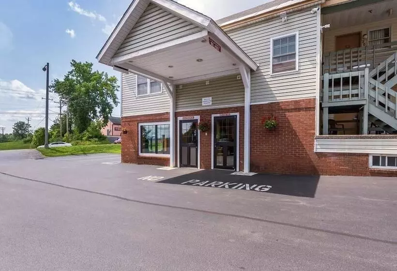 Отель Northway Inn Queensbury Lake George