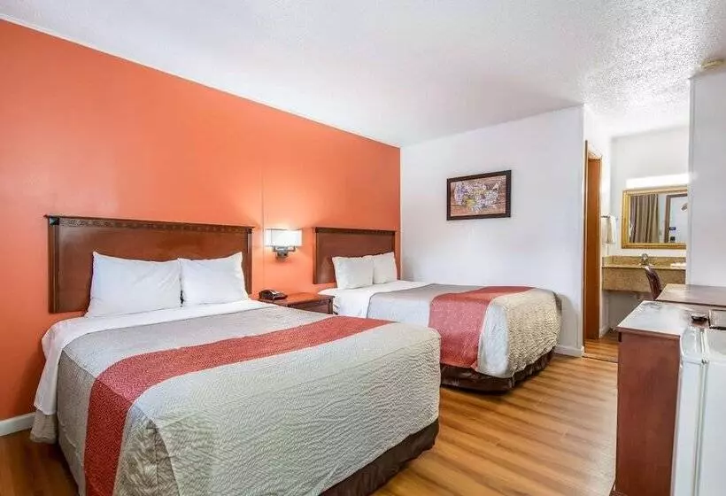 Отель Northway Inn Queensbury Lake George