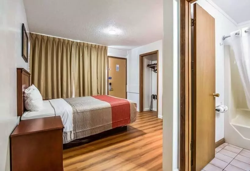 Отель Northway Inn Queensbury Lake George