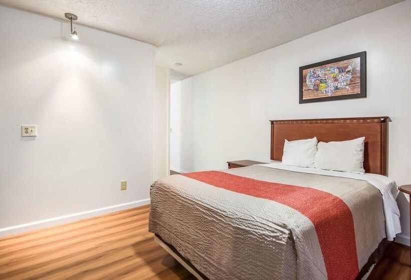 בית מלון כפרי Northway Inn Queensbury   Lake George