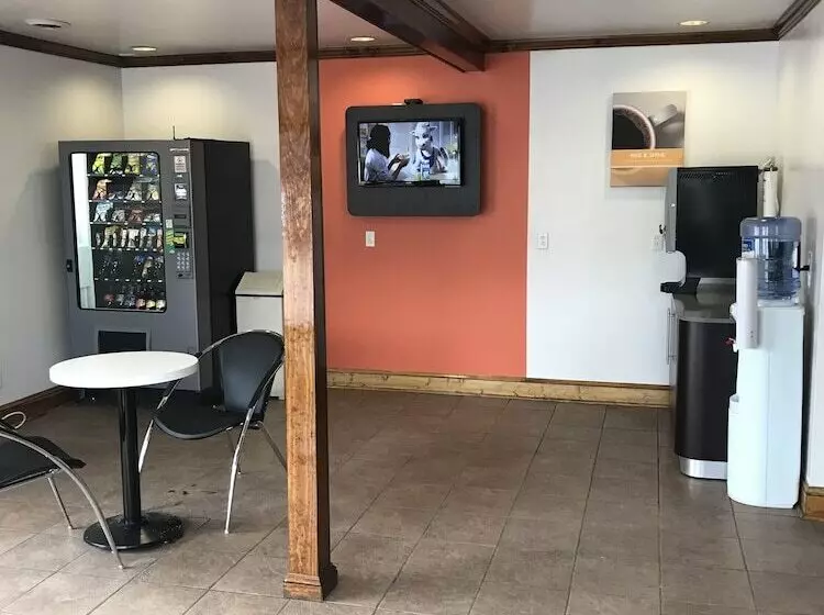 Отель Northway Inn Queensbury Lake George