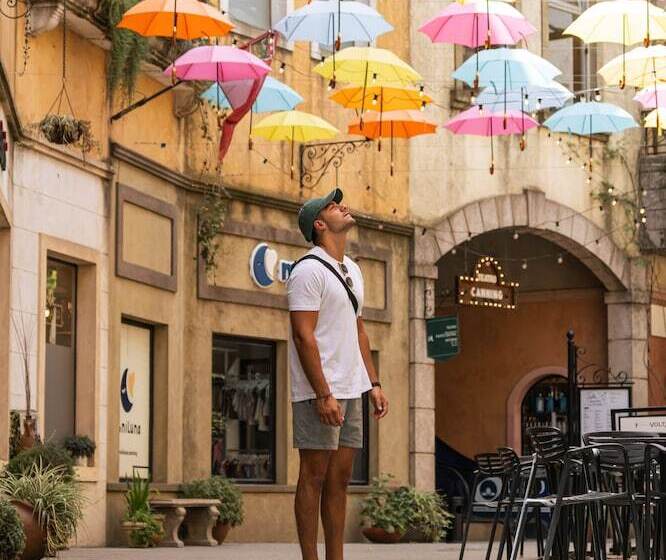 فندق Plaza Central Canning