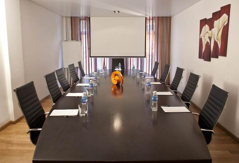 فندق Plaza Central Canning