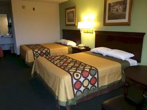 호텔 Super 8 By Wyndham Kinder La