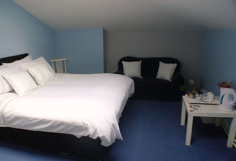 בית מלון כפרי Castle Bar