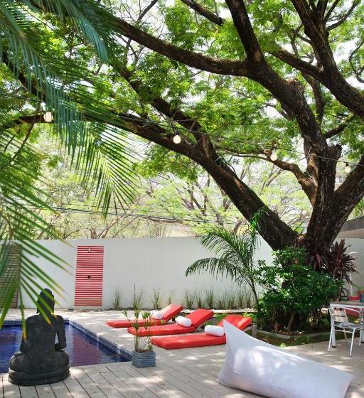 15 Love Bed & Breakfast