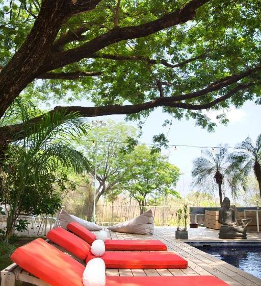 15 Love Bed & Breakfast