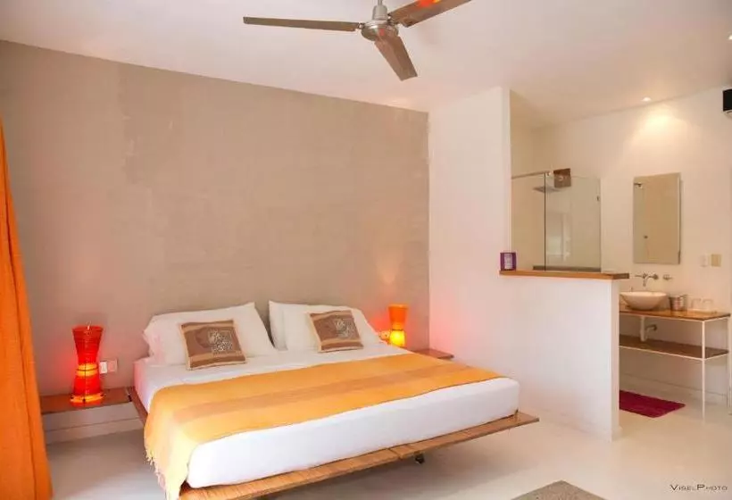 15 Love Bed & Breakfast