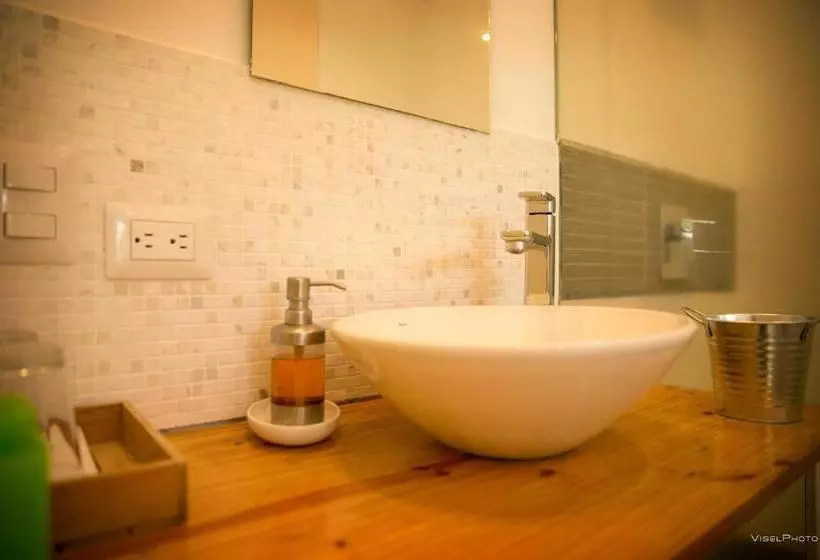 15 Love Bed & Breakfast