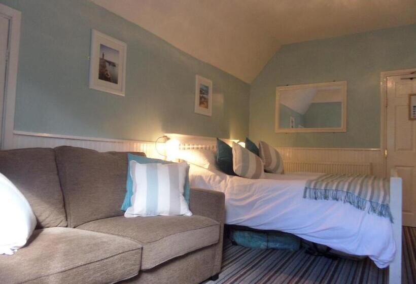 هتل Broomfield House