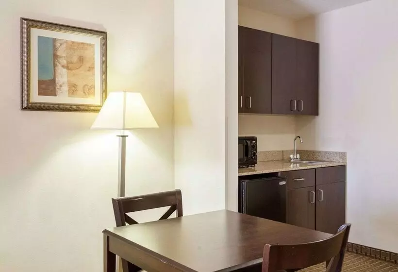 Отель Comfort Suites Olive Branch   Memphis South