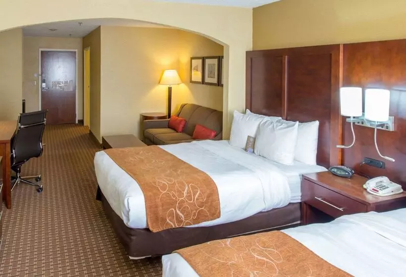 هتل Comfort Suites Port Allen Baton Rouge