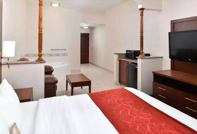 Отель Comfort Suites