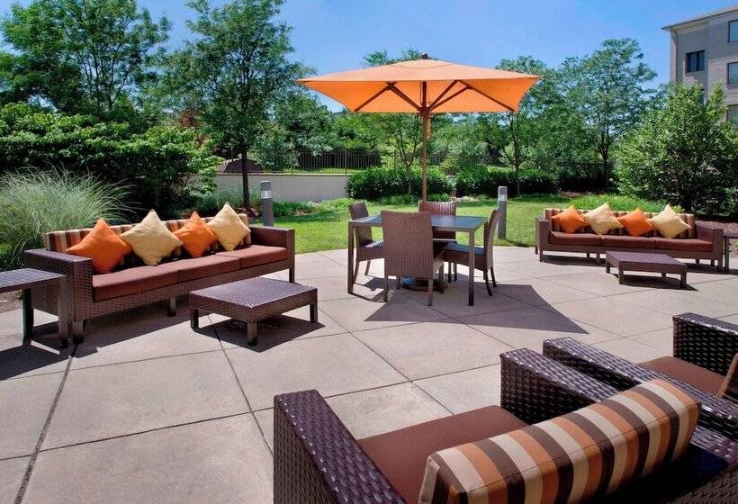 فندق Courtyard Philadelphia Plymouth Meeting