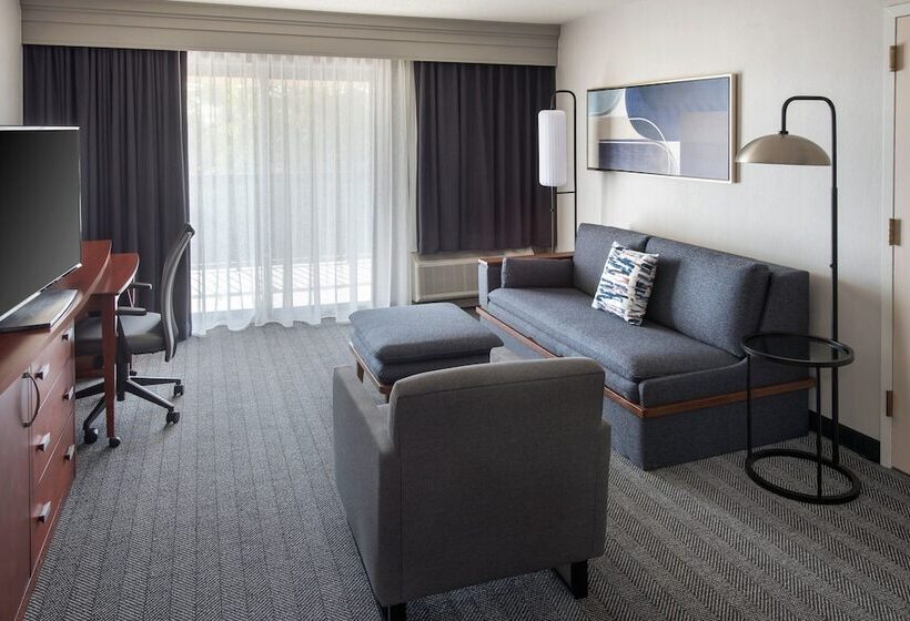 فندق Courtyard Philadelphia Plymouth Meeting