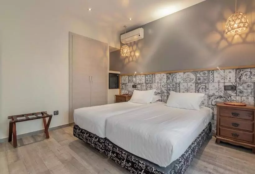 Отель Guesthouse D. Manuel I   Adults Only