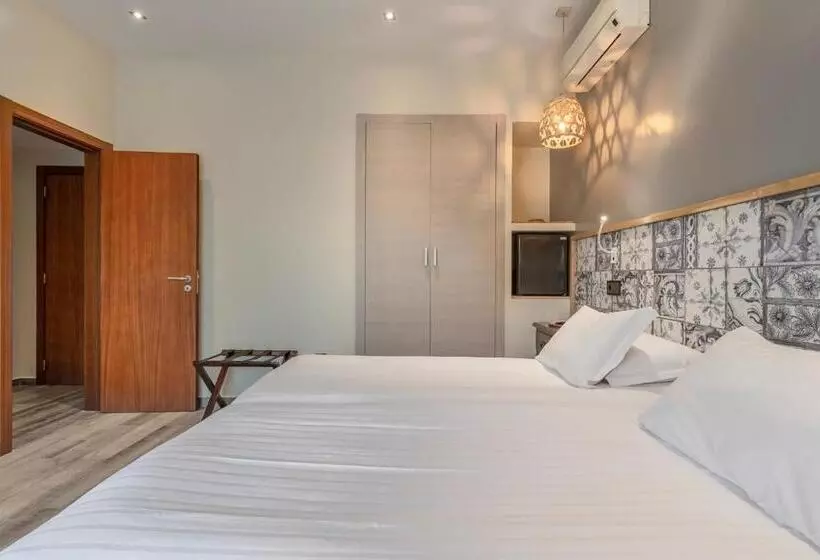 Отель Guesthouse D. Manuel I   Adults Only