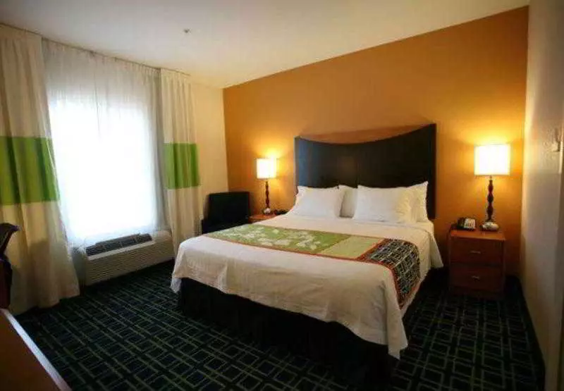 Отель Fairfield Inn And Suites By Marriott Lakeland Plant City